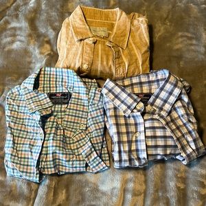 Lot of 3 men’s dress/casual button down shirts - 2 long sleeves - 1 short sleeve